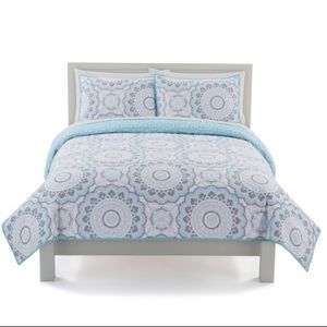 The Big One Twin/Twin XL Comforter and Sham Set